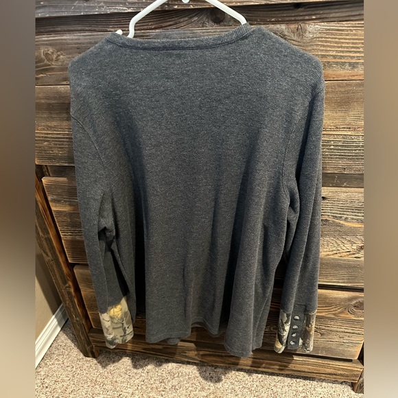 NWOT - XXL Legendary Whitetails Grey Deer Design Top - Picture 2 of 4